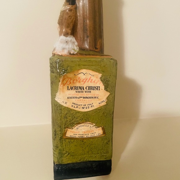 Beautiful mysterious lady ceramic art piece - Picture 3 of 4